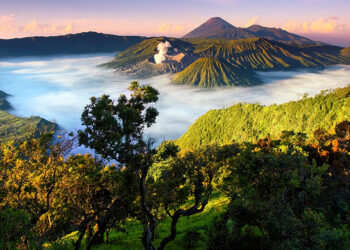 إندونيسيا – بلاد الطبيعة الخلابة والشواطئ المذهلة والدراجات النارية