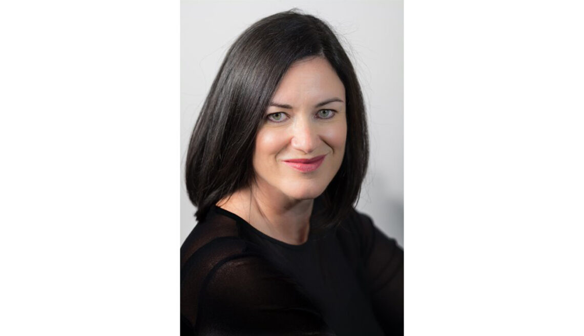 مقابلة خاصة مع السيدة / فيونا شانلي Interview with Fiona Shanley