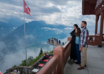 سويسرا..الوجهة السياحية المثالية لعشاق الطبيعة والسفر والمغامرات