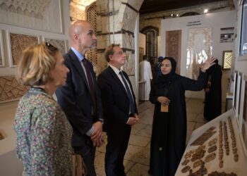 سفير وقنصل فرنسا يستكشفان “بلد الفن” في جدة