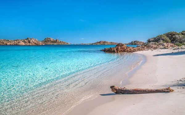 The Region of Sardinia presents a new flight route Dubai-Olbia at the Arabian Travel Market