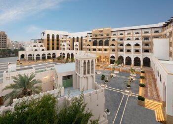 تجارب مميزة واستثنائية في فنادق “سوق واقف” و”النجادة” و”سوق الوكرة”