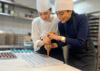 Step into the world of chocolate craftsmanship with behind-the-scenes Shangri-La Jeddah’s pastry kitchen