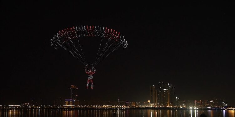 إطلاق تشكيلات جديدة من عروض طائرات الدرون في إطار الاحتفالات بالدورة الثلاثين لمهرجان دبي للتسوق