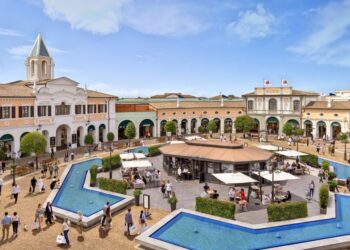 «ماك آرثر جلين ديزاينر أوتلت» يجسّد تمازج الثقافات من خلال تصميم محلي يستجيب لتحولات السفر المعاصرة