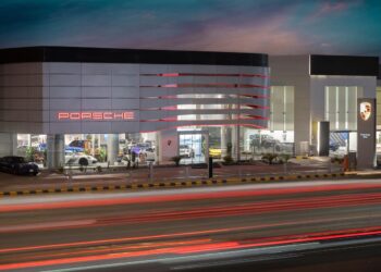 بورشه تفتتح صالة عرضها الجديدة والمتطورة في الخبر 