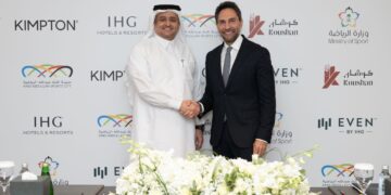 مجموعة فنادق ومنتجعات IHG توقع اتفاقية مزدوجة لإطلاق أول فنادقمن علامتيكيمبتون وإيفن في مدينة الملك عبدالله الرياضية بجدة