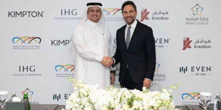 مجموعة فنادق ومنتجعات IHG توقع اتفاقية مزدوجة لإطلاق أول فنادقمن علامتيكيمبتون وإيفن في مدينة الملك عبدالله الرياضية بجدة