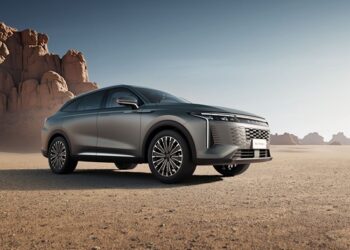 إكسيد RX PHEV تغيّر قواعد اللعبة في عالم السيارات الهجينة بمدى يتجاوز 1300 كيلومتر
