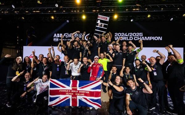 نيسان فورمولا إي يختتم مسيرة الموسم الحادي عشر بسجلٍ من الإنجازات وجولة محفوفة بالتحديات على حلبة لندن