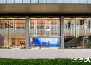 افتتاح متجر HONOR ALPHA الرائد في شينزين ليشكل مركزًا عالميًا متقدمًا لمنظومة أجهزة الذكاء الاصطناعي