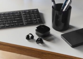 سوني تُطلق سماعات LinkBuds Clip المفتوحة المعلّقة في الأسواق السعودية