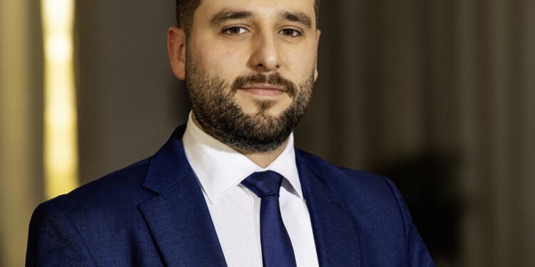 رؤية جوليو روفائيل: قيادة التميز في العلامة التجارية بفنادق ومنتجعات “جنة”