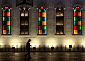 حوّل كل لقطة من تصويرك إلى قصة ملهمة تبهر الجميع مع HONOR Magic8 Pro