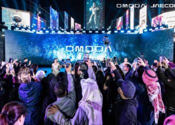 ليلة أومودا للأزياء في المملكة تدشن مرحلة جديدة من التنقّل الذكي وتجمع بين الأناقة والتكنولوجيا