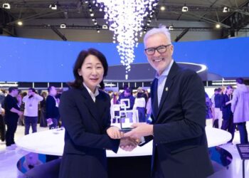 سامسونج Galaxy S26 Ultra يحصد جائزة “أفضل جهاز” ضمن جوائز المحمول العالمية خلال مؤتمر MWC 2026