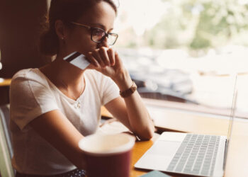 دراسة: عمليات الاحتيال عبر “التزييف العميق” تتصاعد و7% فقط من المؤسسات قادرة على التعامل مع هذه المخاطر