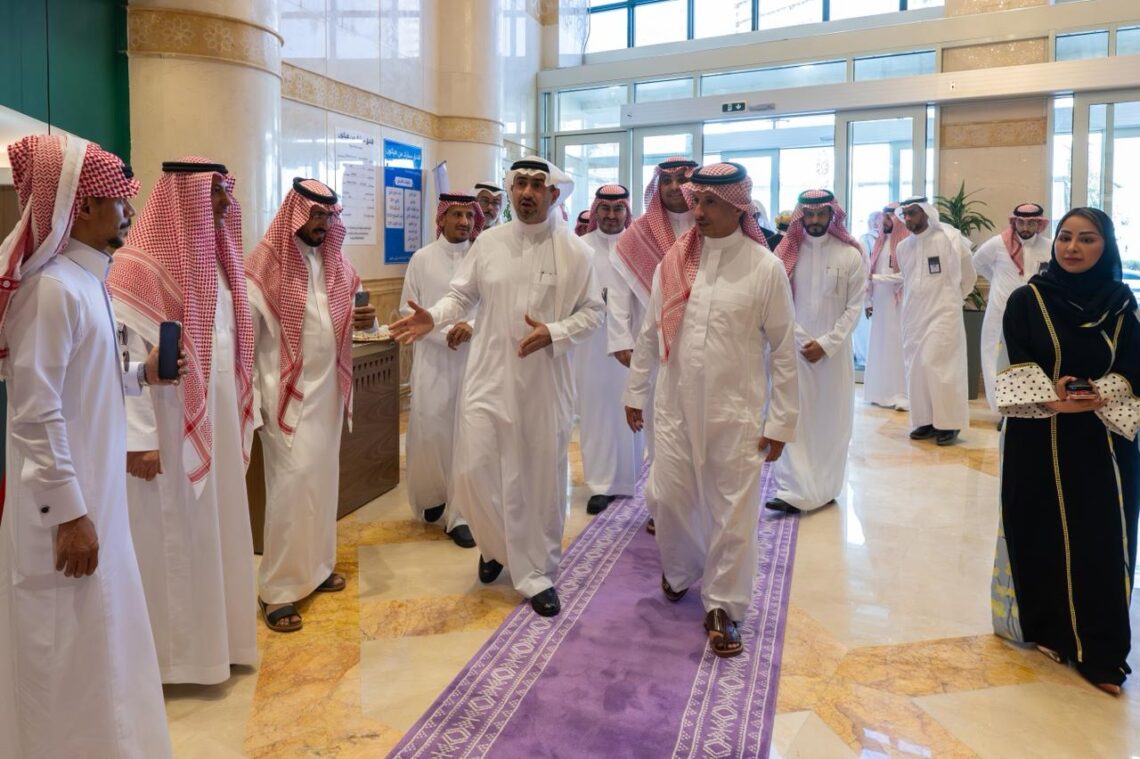 وزير السياحة معالي الأستاذ أحمد الخطيب يقوم بجولة في فندق سبارك من هيلتون مكة العزيزية